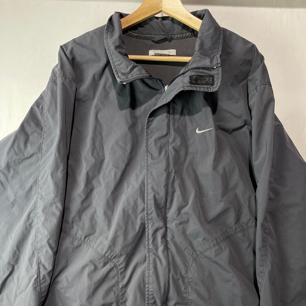 Nike Zip Up Jacket Men’s Size XL Gray Silver Tag Swoosh Logo Vintage Worn Flaws.
